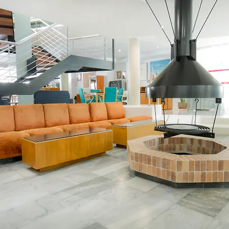Apartahotel Flora