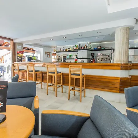 Apartmanhotel Flora 3*