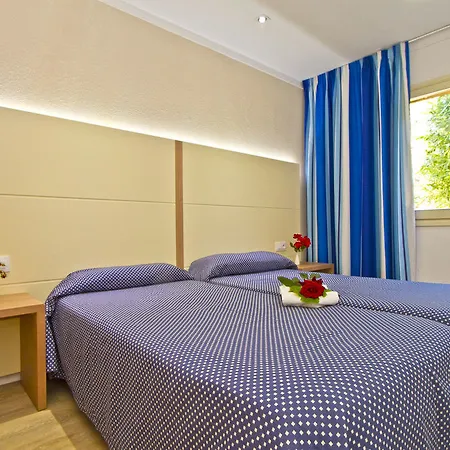 Flora Apartahotel 3*