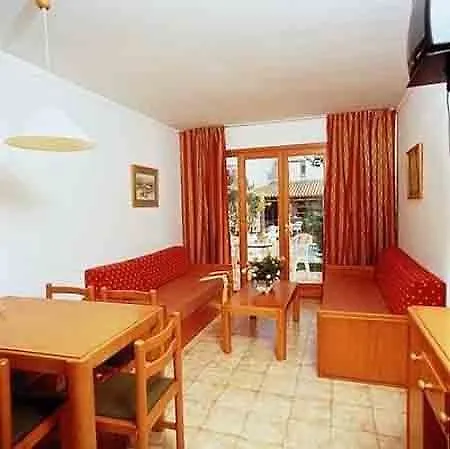 Aparthotel Flora