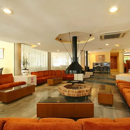 Flora Apartahotel