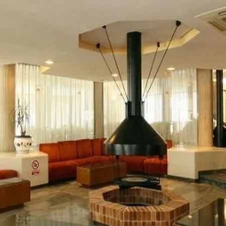 Flora Aparthotel