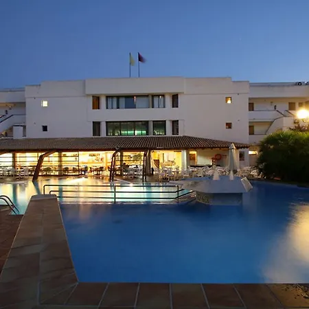 Flora Aparthotel 3*