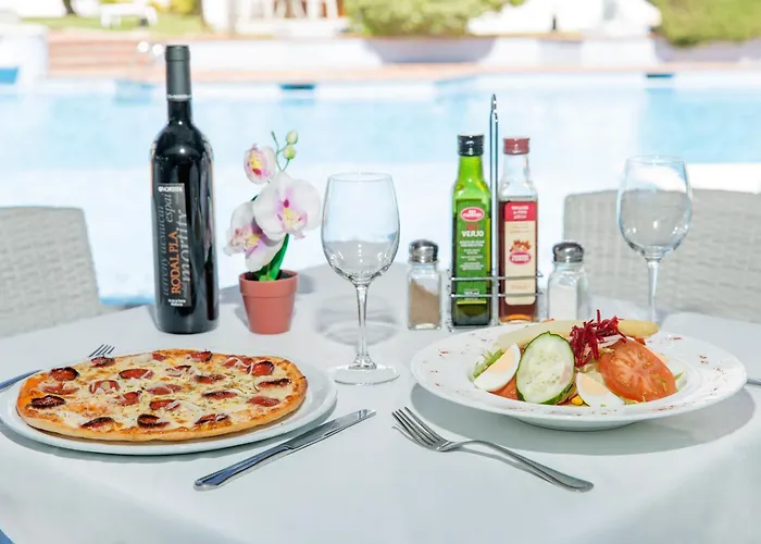 弗洛拉公寓酒店 3*