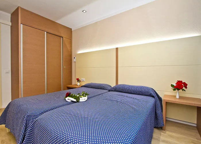 Flora Апарт-готель Порт-де-Польєнса